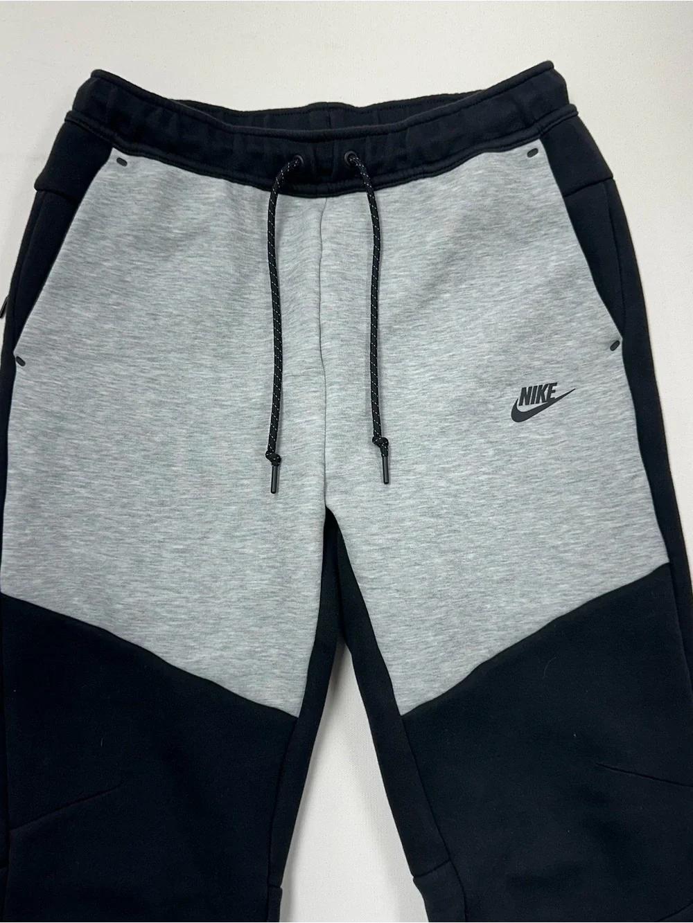 Nike Tech Fleece Joggers Sweatpants Men’s Medium Black Gray Active Training Gym